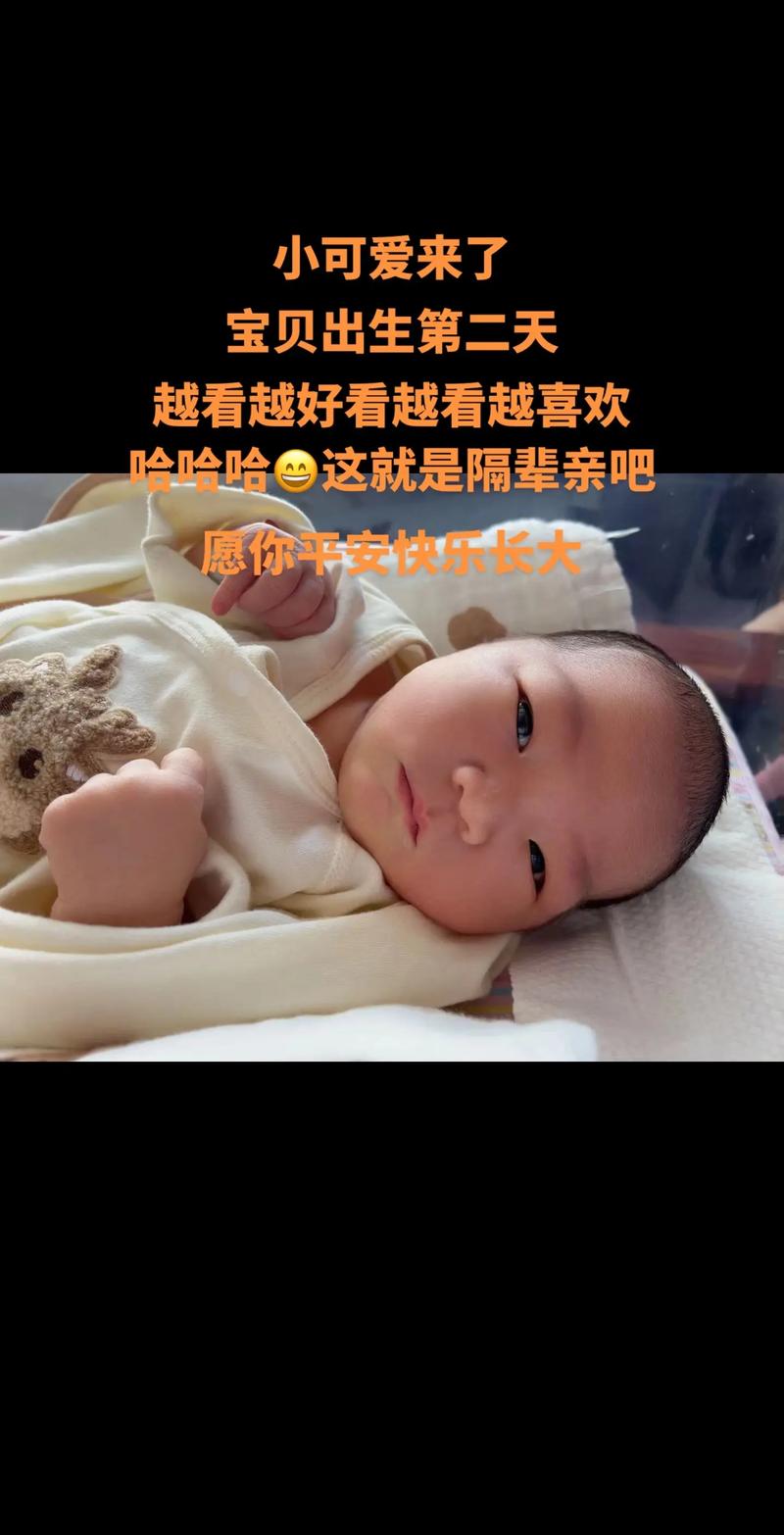 被可爱到！两个月宝宝睡醒小奶音不断，欢乐时光就此开启