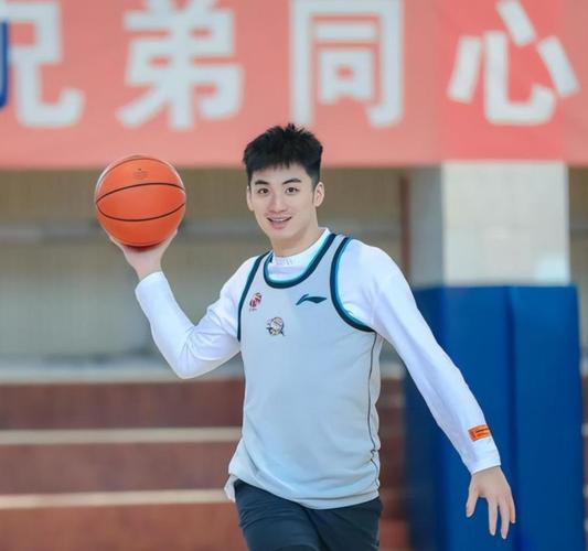 大空位反超三分不中！于德豪三分6中0仅拿7分2板4助4断