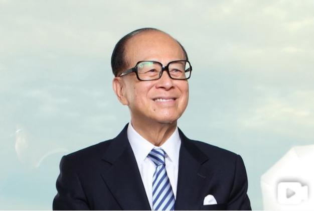 李嘉诚，露面了。李嘉诚