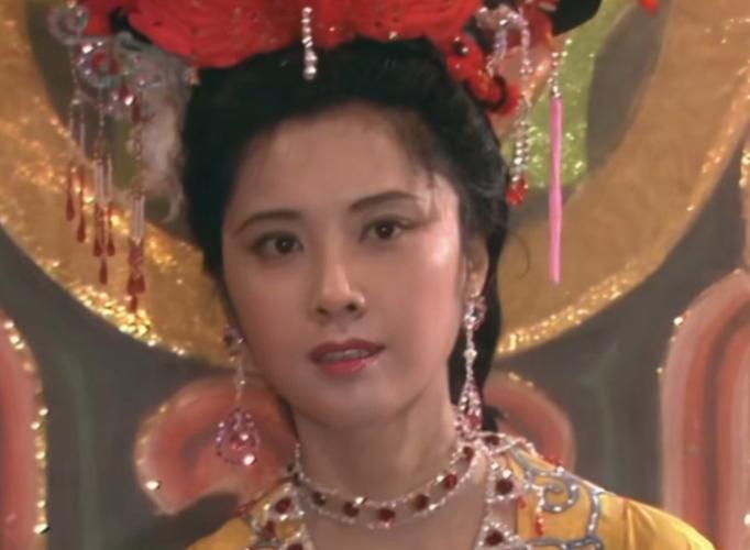 4月2号，最美女儿国国王”朱琳夜游洛邑古城，唐僧亲自恭迎接待