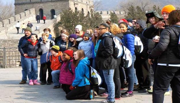 大批美国游客涌入中国，表面是旅游，实则为了我国的美食和白酒？