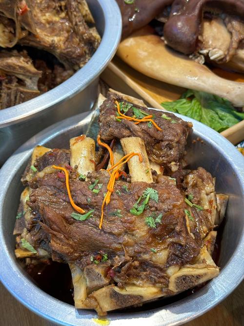 两个人想吃肉吃到饱！就来这家皖北牛肉馆！48吃牛大骨！