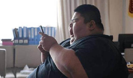 震撼！中国第一胖55天狂甩230斤，他怎么做到的？