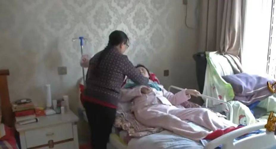 78岁老人住院，三个子女争相陪护！孝顺是有‘秘诀’的！