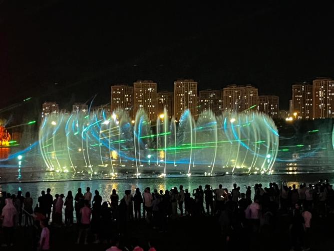 4月30日康巴什音乐喷泉开放啦！五一”假期每天3场！