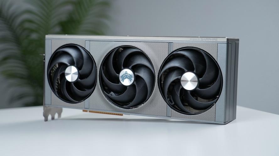 蓝宝石推出 NiTRO 氮动 RX 9070 显卡