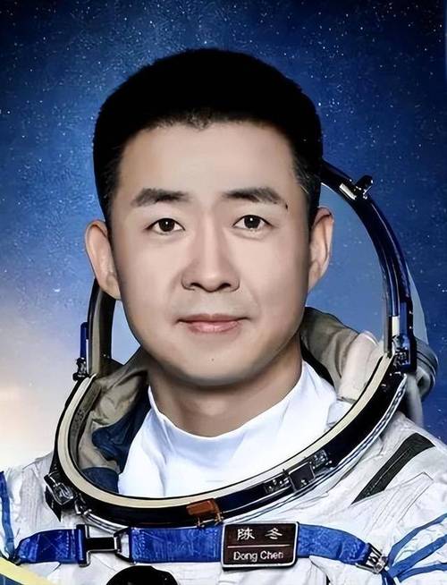 “飞天”前夜，航天员陈冬向恩师暖心“报备”
