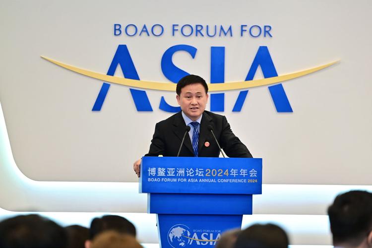 潘功胜：中国愿进一步加深与IMF的合作，支持其更好发挥全球金融安全网的核心作用